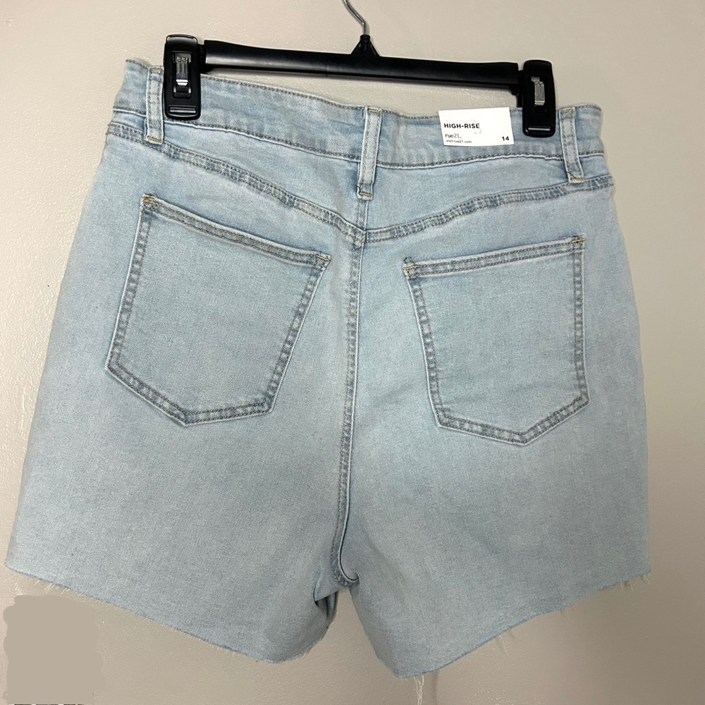 Rue21 Blue Jean Shorts Light Wash Summer Style - Picture 4 of 8